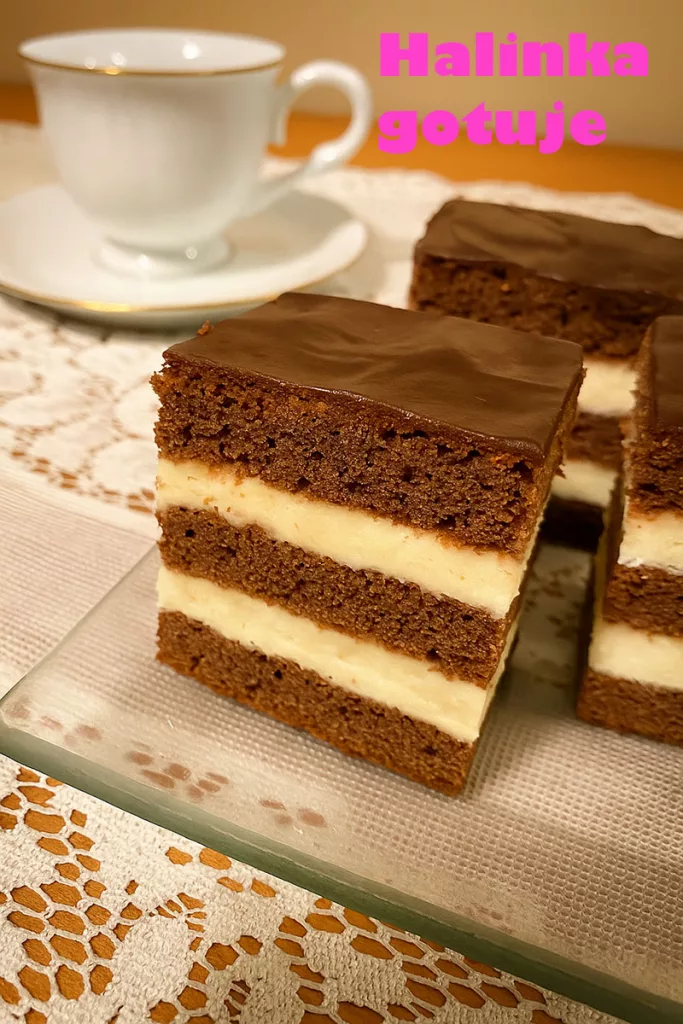 Piernik z kremem budyniowym