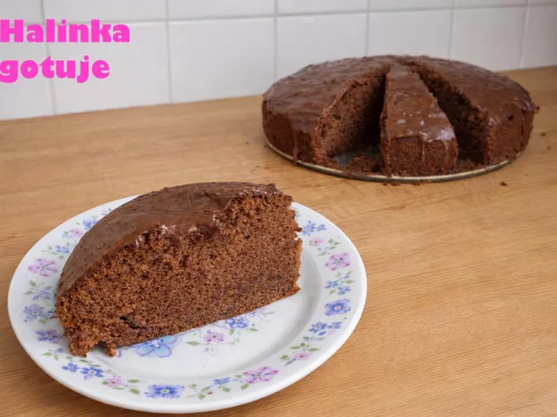 Wilgotne ciasto z dżemem – proste, domowe i bardzo smaczne