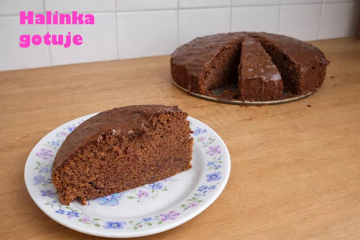 Wilgotne ciasto z dżemem – proste, domowe i bardzo smaczne