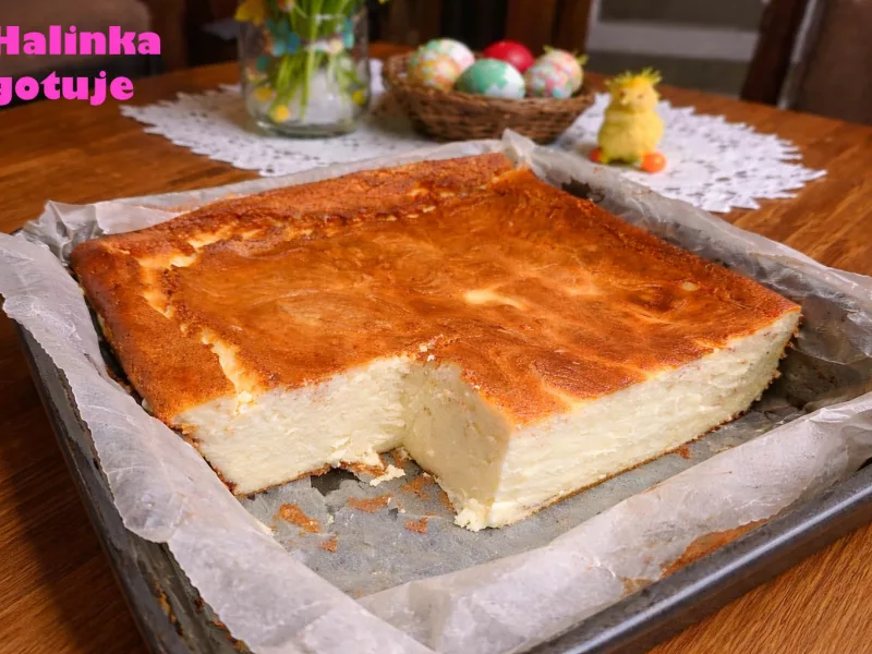 Sernik wielkanocny – puszysty, wysoki i bardzo domowy