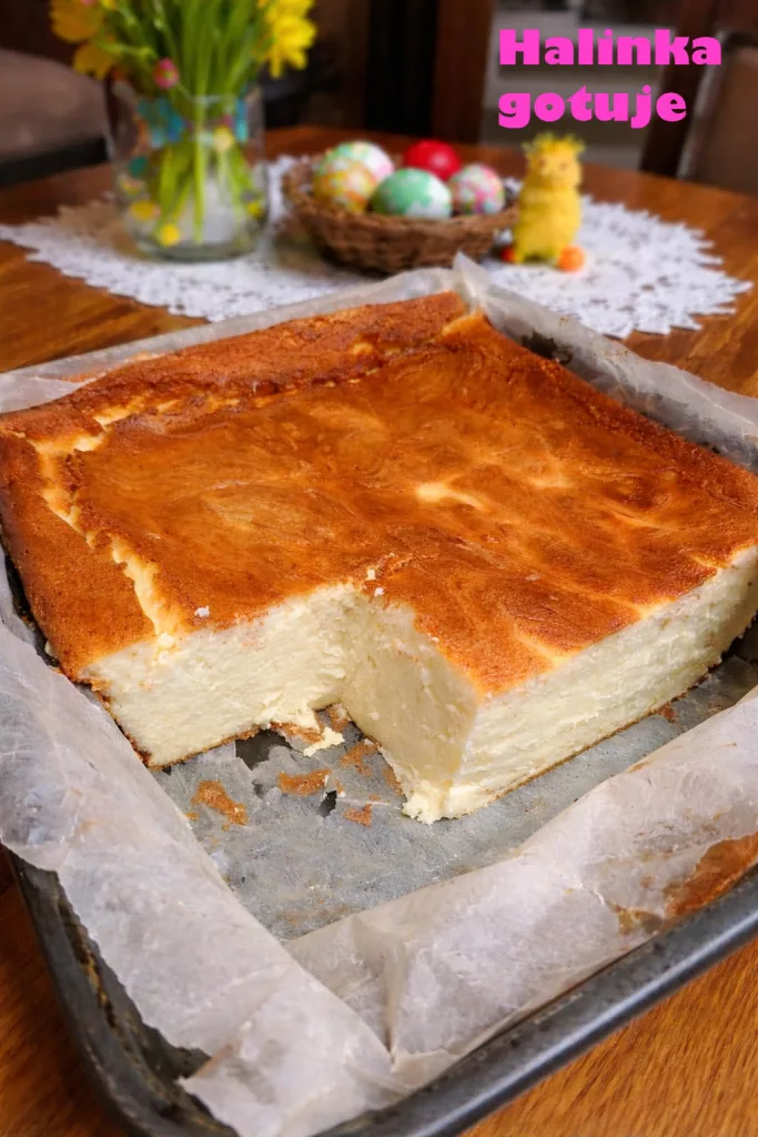 Sernik wielkanocny – puszysty, wysoki i bardzo domowy