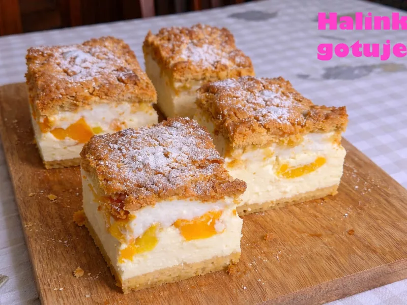 Sernik z brzoskwiniami na kruchym cieście