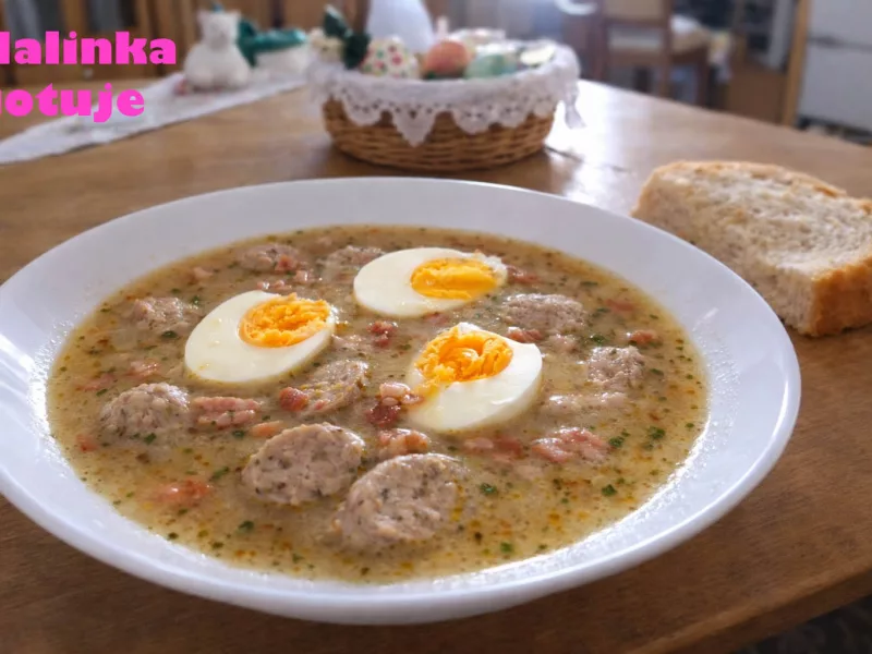 Żurek z białą kiełbasą i jajkiem